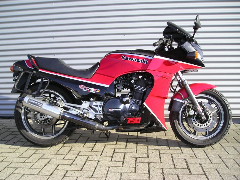 Кавасаки ГПЗ 750