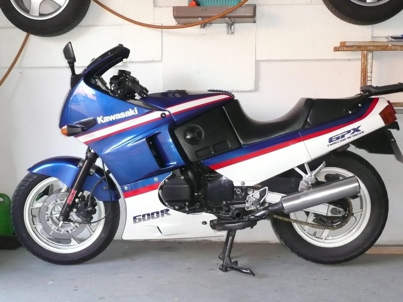 Кавасаки GPX 600