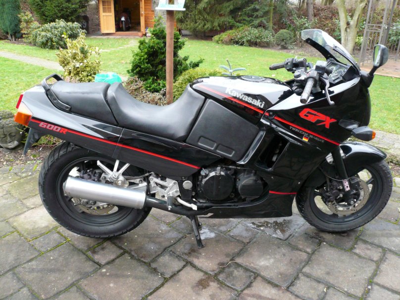 Кавасаки GPX 600