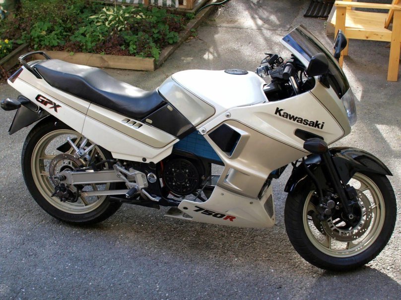 Kawasaki gpx750r