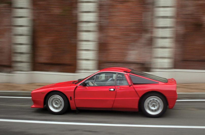 Lancia Rally 037 Stradale