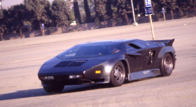 V-w8 Twin Turbo автомобиль