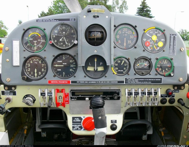 Злин 142 кабина