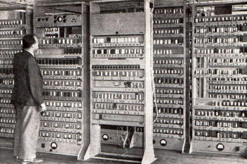Первое поколение ЭВМ — ламповые машины 50-х годов