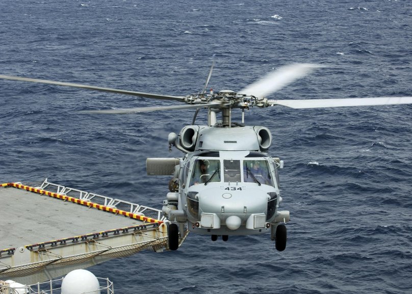 Фото на палубе sh-60b HSL-43 Battle Cats