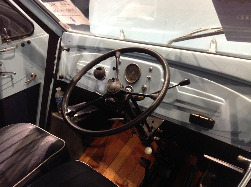 DKW Sonderklasse 1940 фото приборной панели