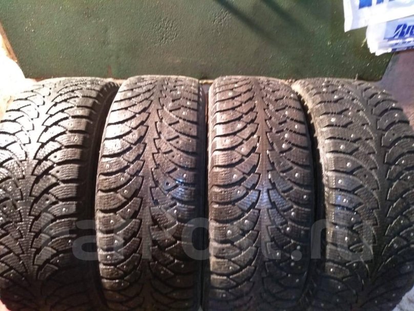 У частных лиц зимняя резина 205-60-15 16