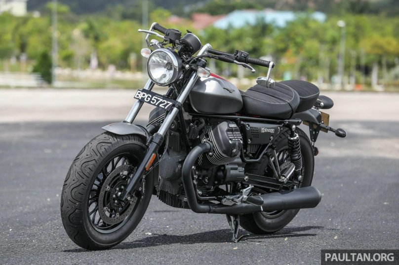 Moto Guzzi v9 Bobber