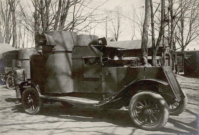 Ланчестер бронеавтомобиль