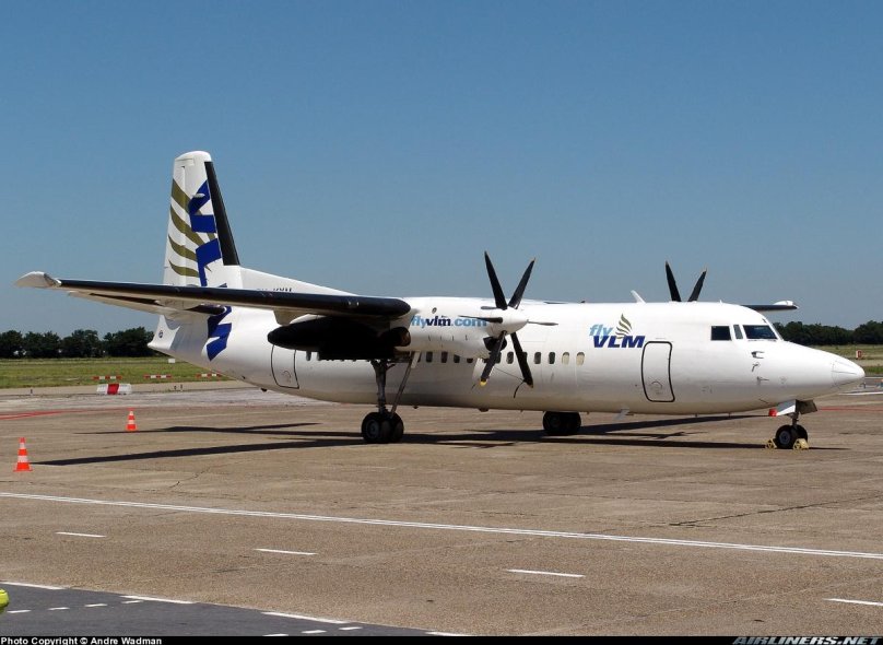 Самолет Fokker 50
