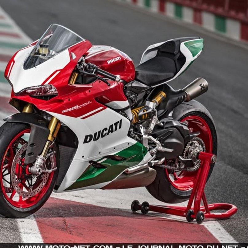 Мотоцикл Дукати 1299