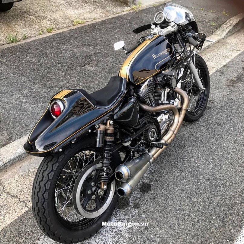 Спортстер 1200 кафе рейсер