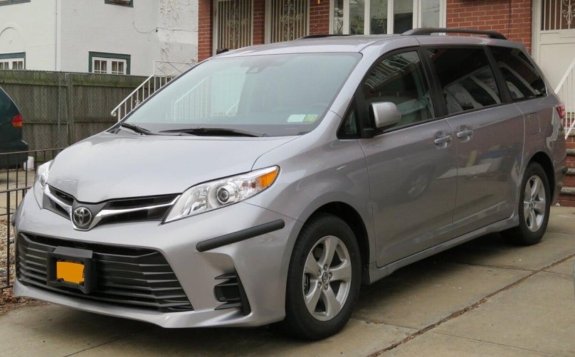 Тойота Сиенна 2018