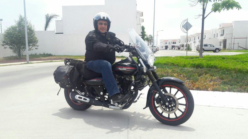 Баджадж Авенджер 220