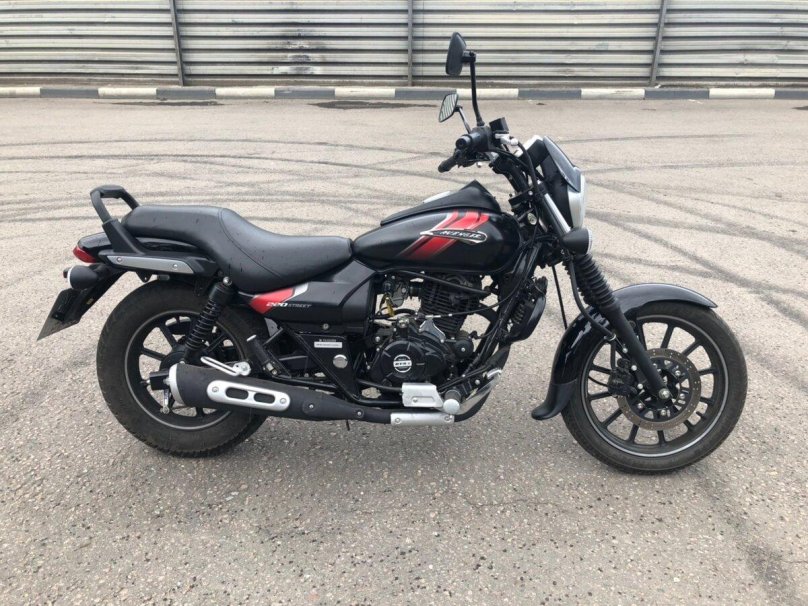 Баджадж Авенджер 220 стрит