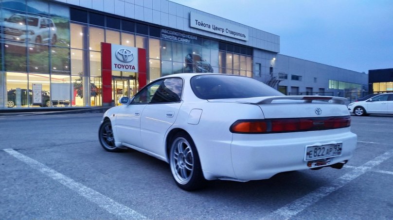 Тойота Карина ed 3