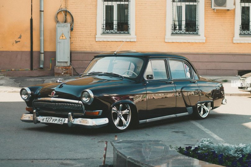 Тюнинговая Волга ГАЗ-21