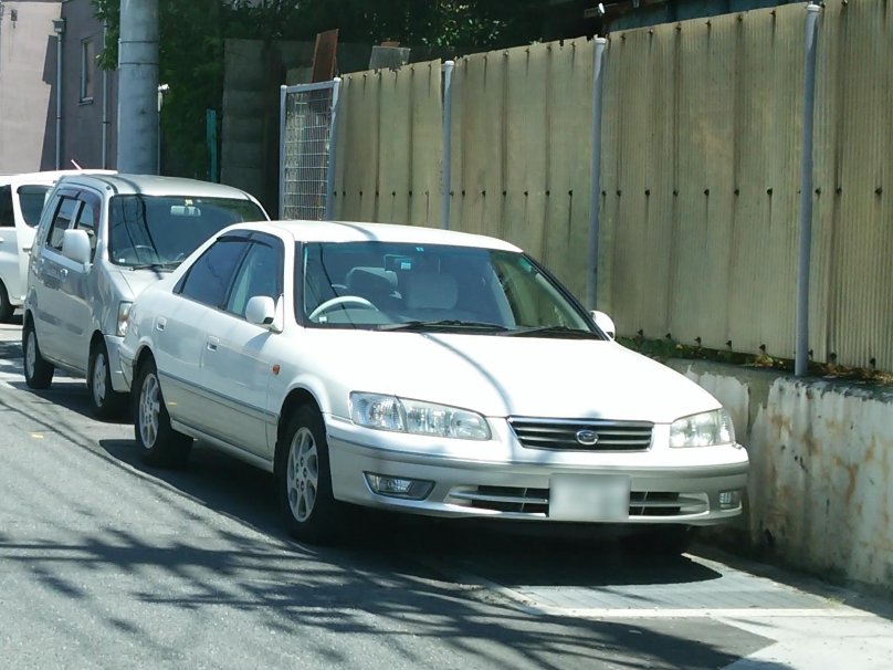 Daihatsu Altis 1999
