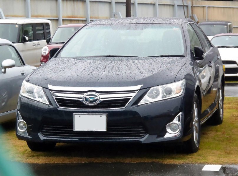 Toyota Camry и Daihatsu Altis