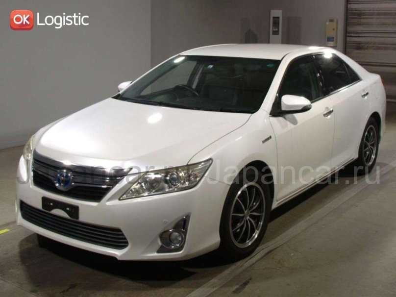 Тойота Камри 2016 белая