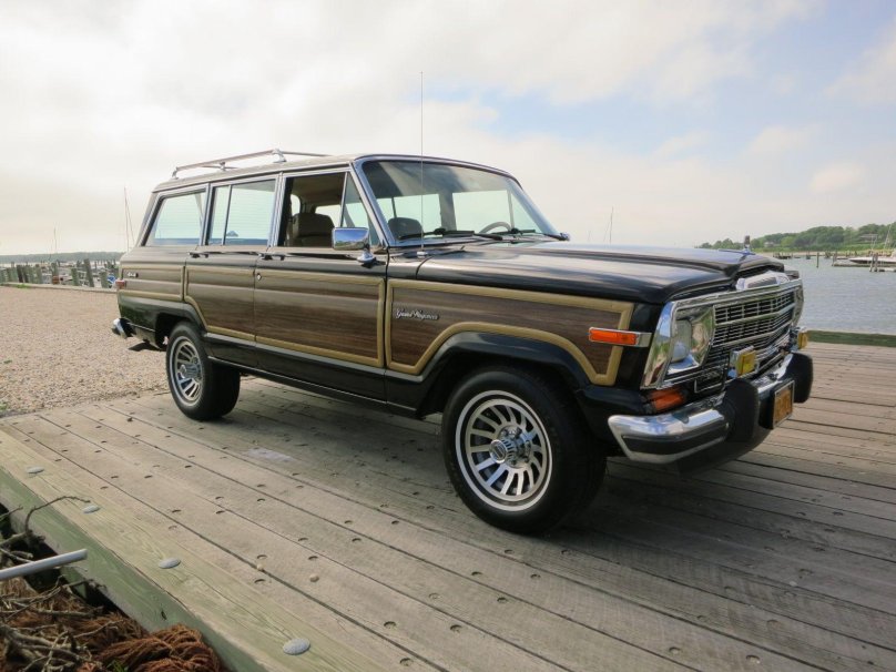 Jeep Grand Wagoneer 1988