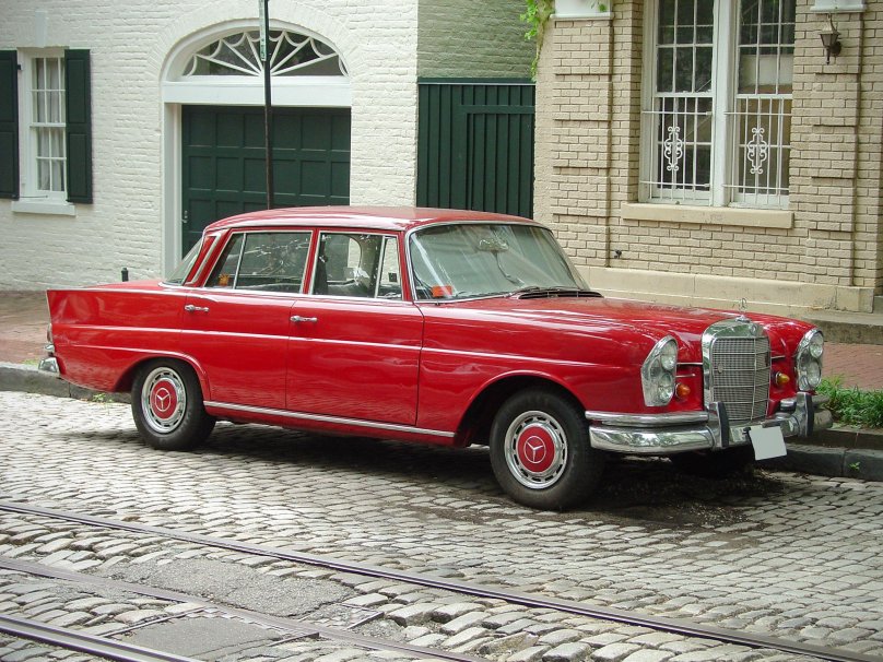Mercedes-Benz w111 220 s