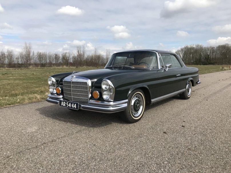 Мерседес 111