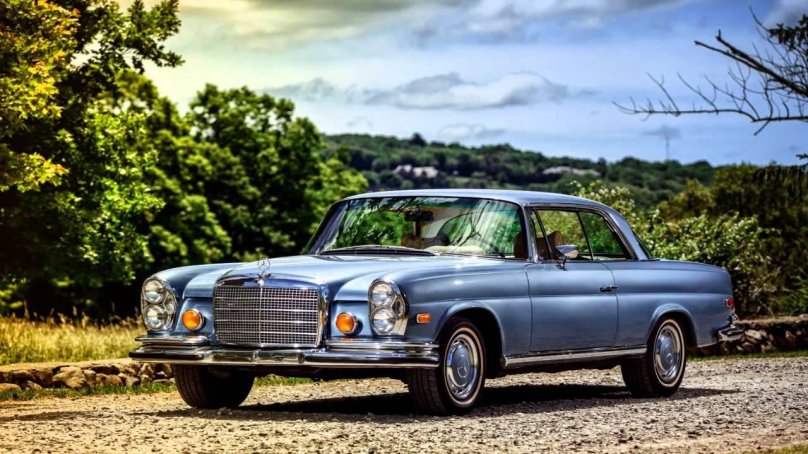 Мерседес Бенц w111