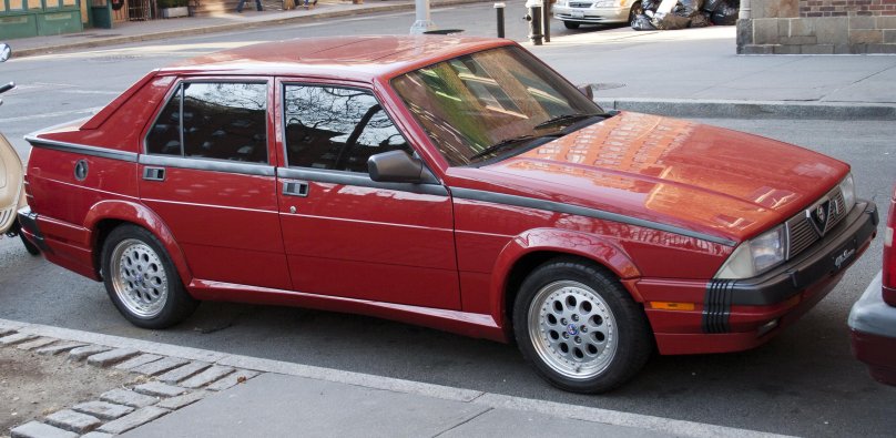 Alfa Romeo 75
