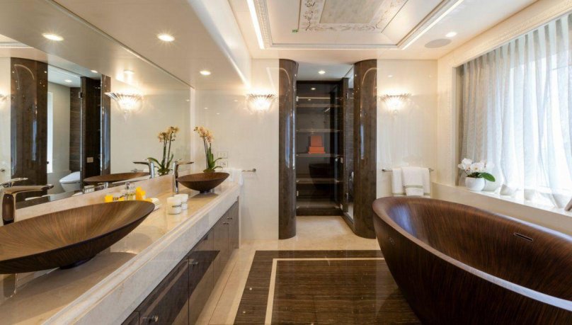 Quinta Essentia яхта