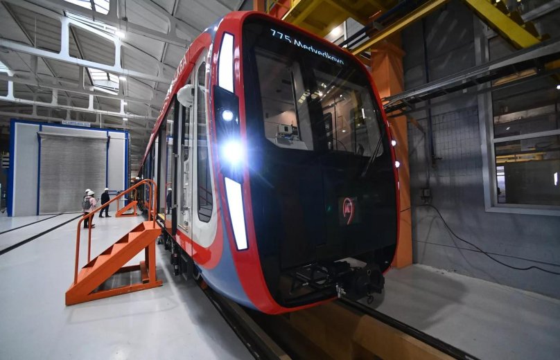 Поезд метро Штадлер