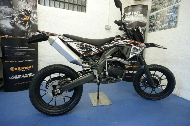 Apollo Supermoto 125