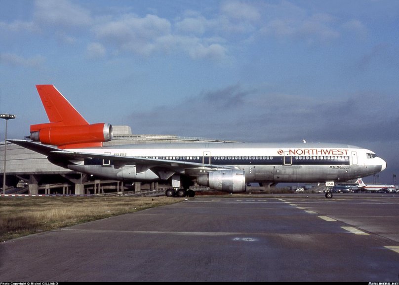 MCDONNELL Douglas DC-10