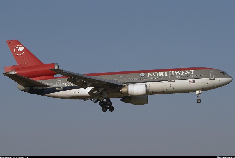 MCDONNELL Douglas DC-12