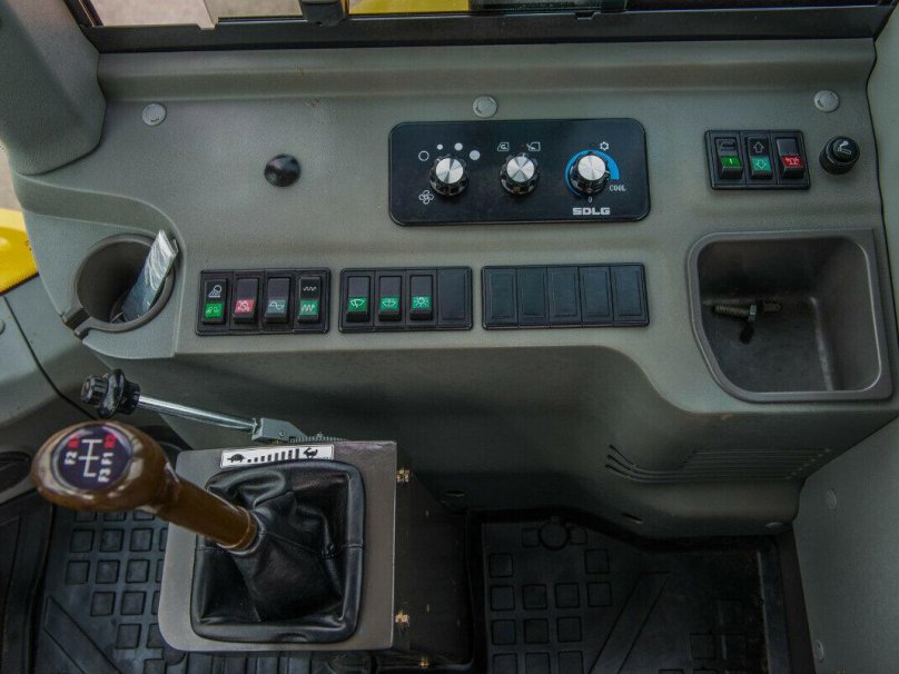 Каток грунтовый SDLG rs8140