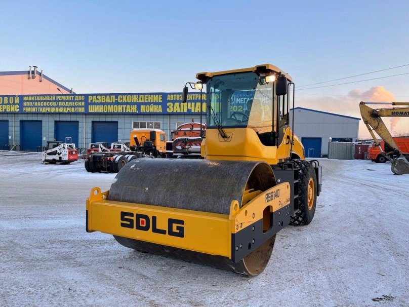 Каток SDLG rs8140