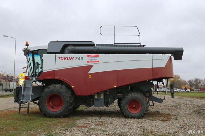 Комбайн Торум 740