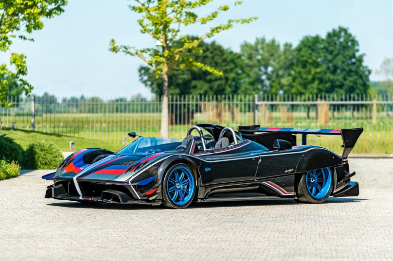 Pagani Zonda HP Barchetta background