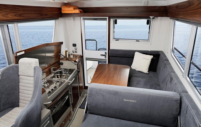 Катер сарго 31