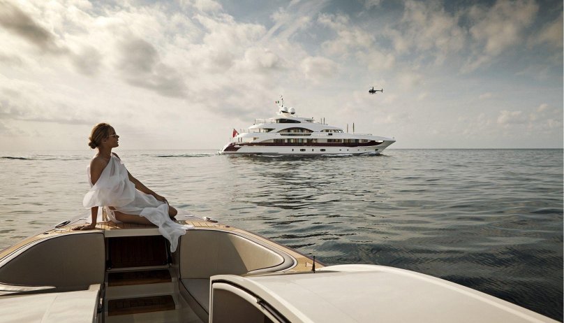 Богатая жизнь на яхте