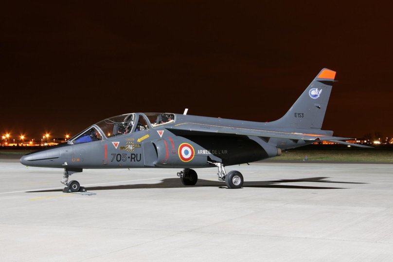 Альфа Джет самолет