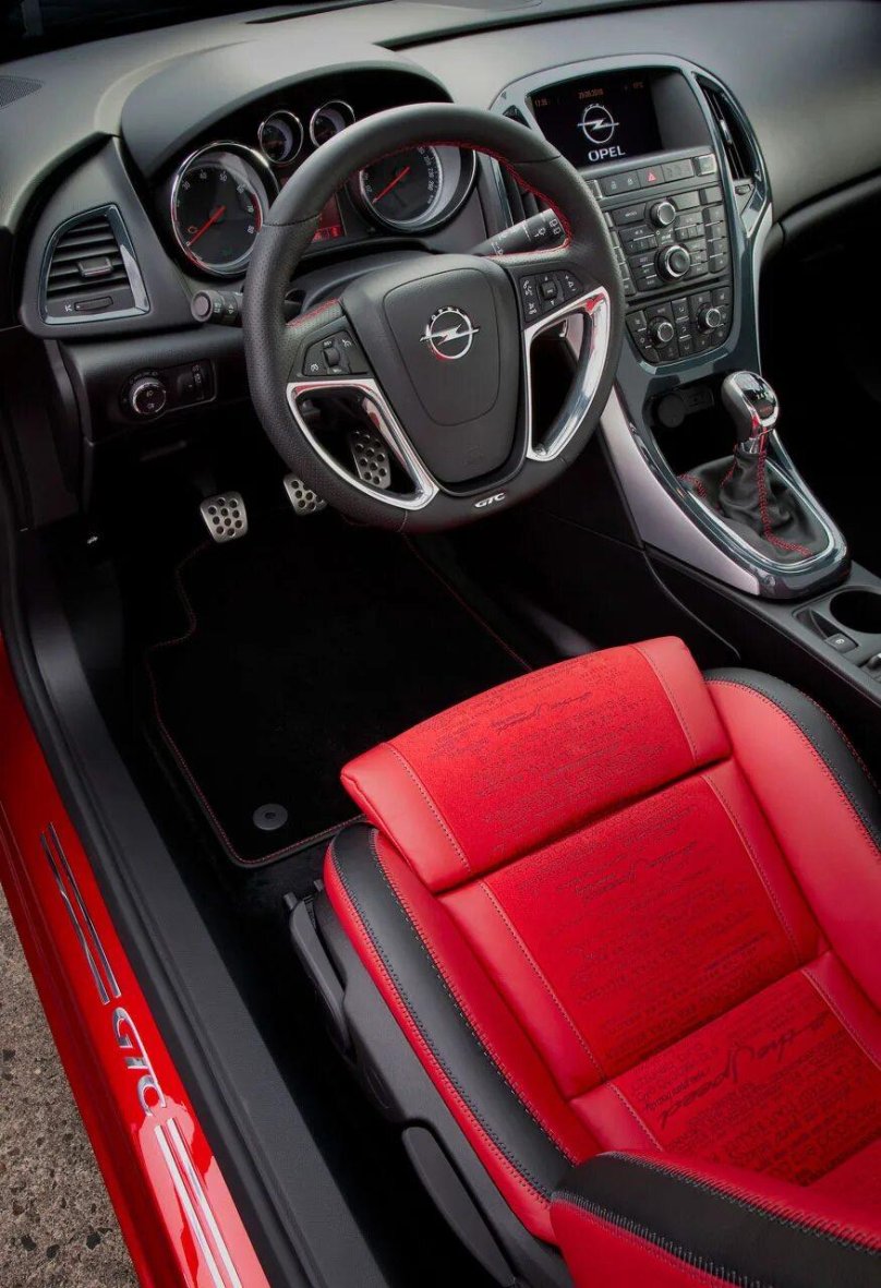 Opel Astra j GTC 2010