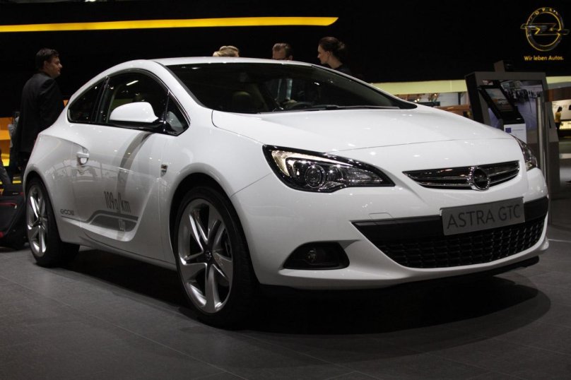 Opel Astra j GTC