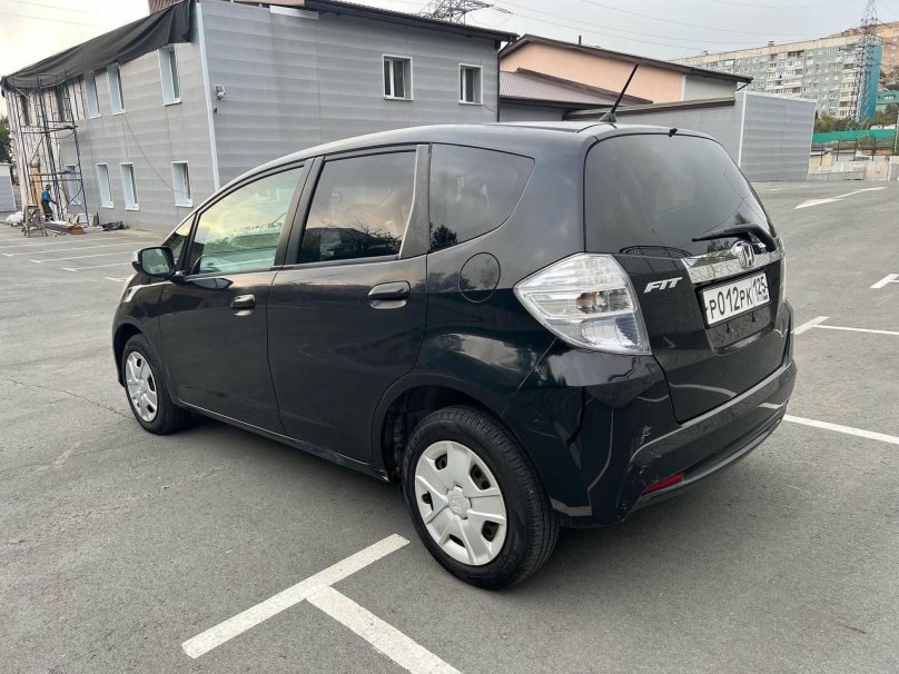 Honda Fit Hybrid 2012