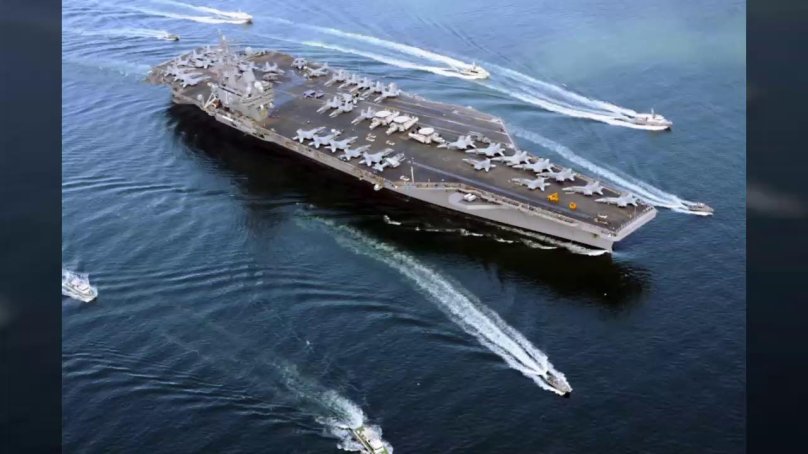 Томный авианосец "Рональд Рейган