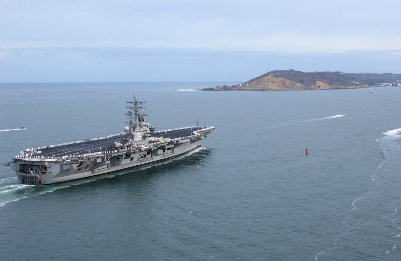 Эсминец Рональд Рейган