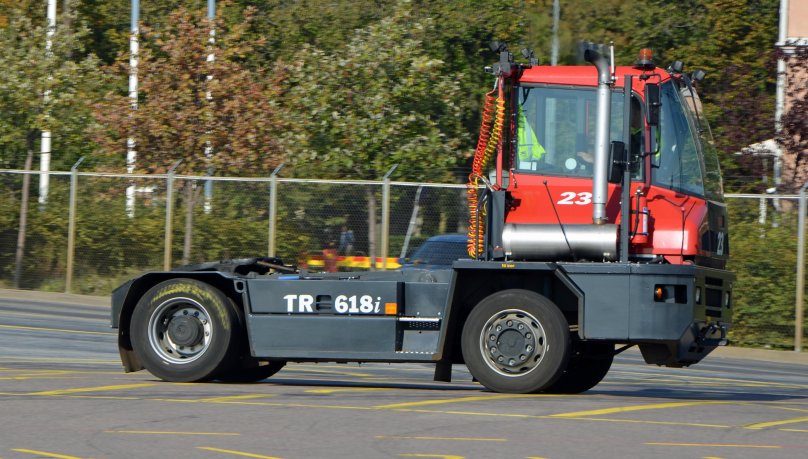 Портовый тягач Terberg