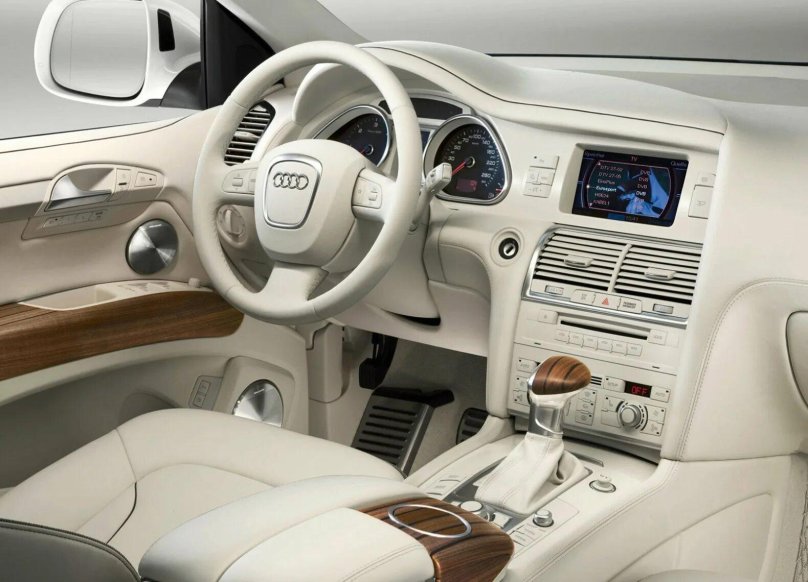 Audi q7 белый салон