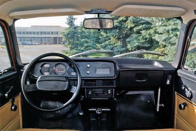 Москвич АЗЛК 2140 салон
