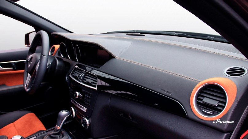 Перетянутый салон Mercedes Benz w204